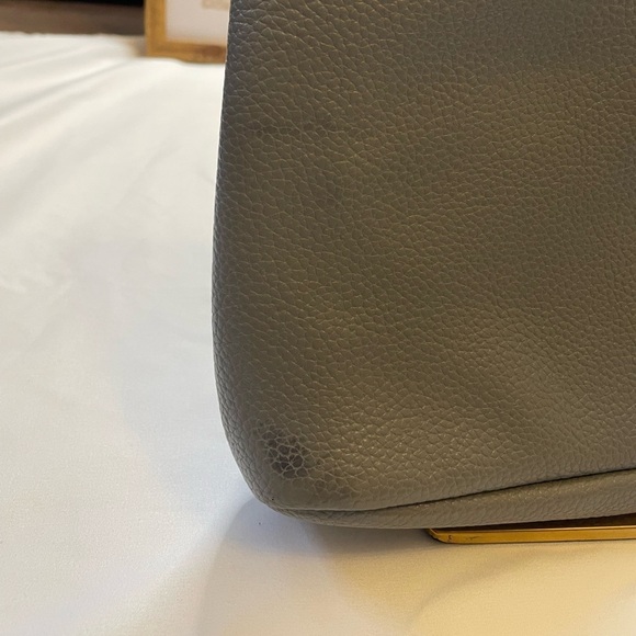 Freshly Picked light gray classic crossbody bag - Picture 3 of 7